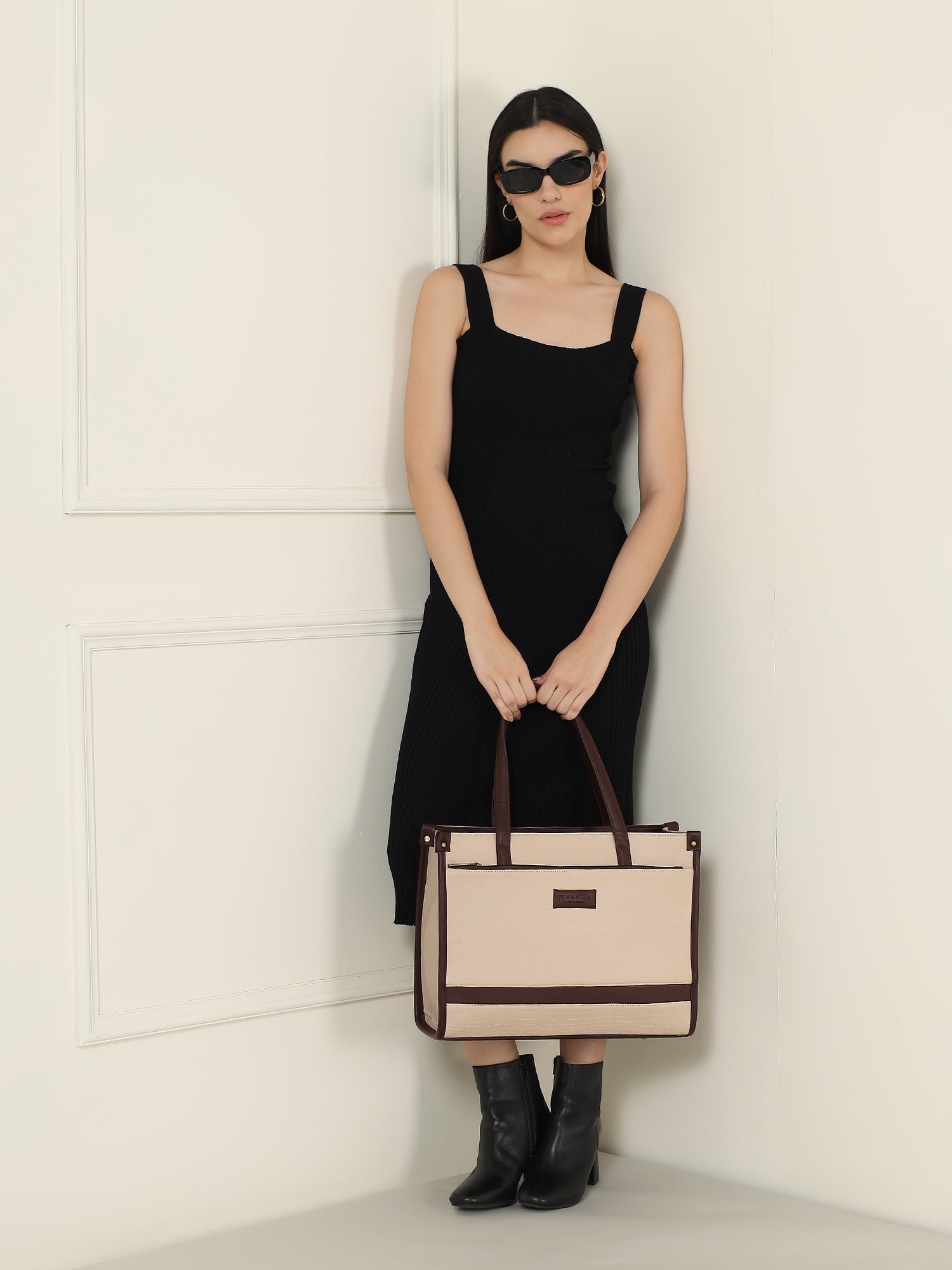 Madona Tote Bag (16" inch)