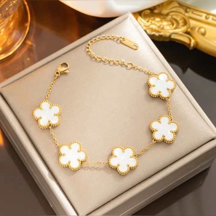 Elegant White Clover Bracelet