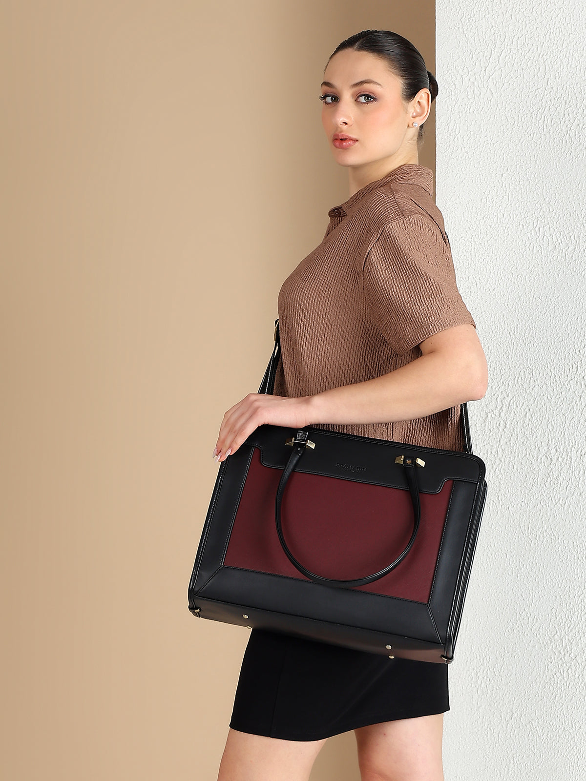 Bossy Regina Work Tote Bag (16"inch)