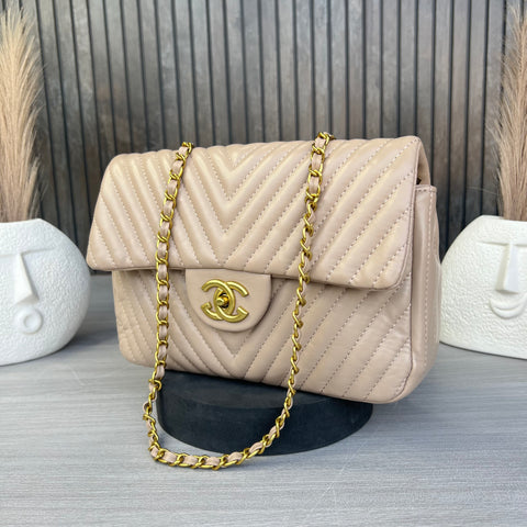 Stylish Victoria Sling crossbody shoulder bag.