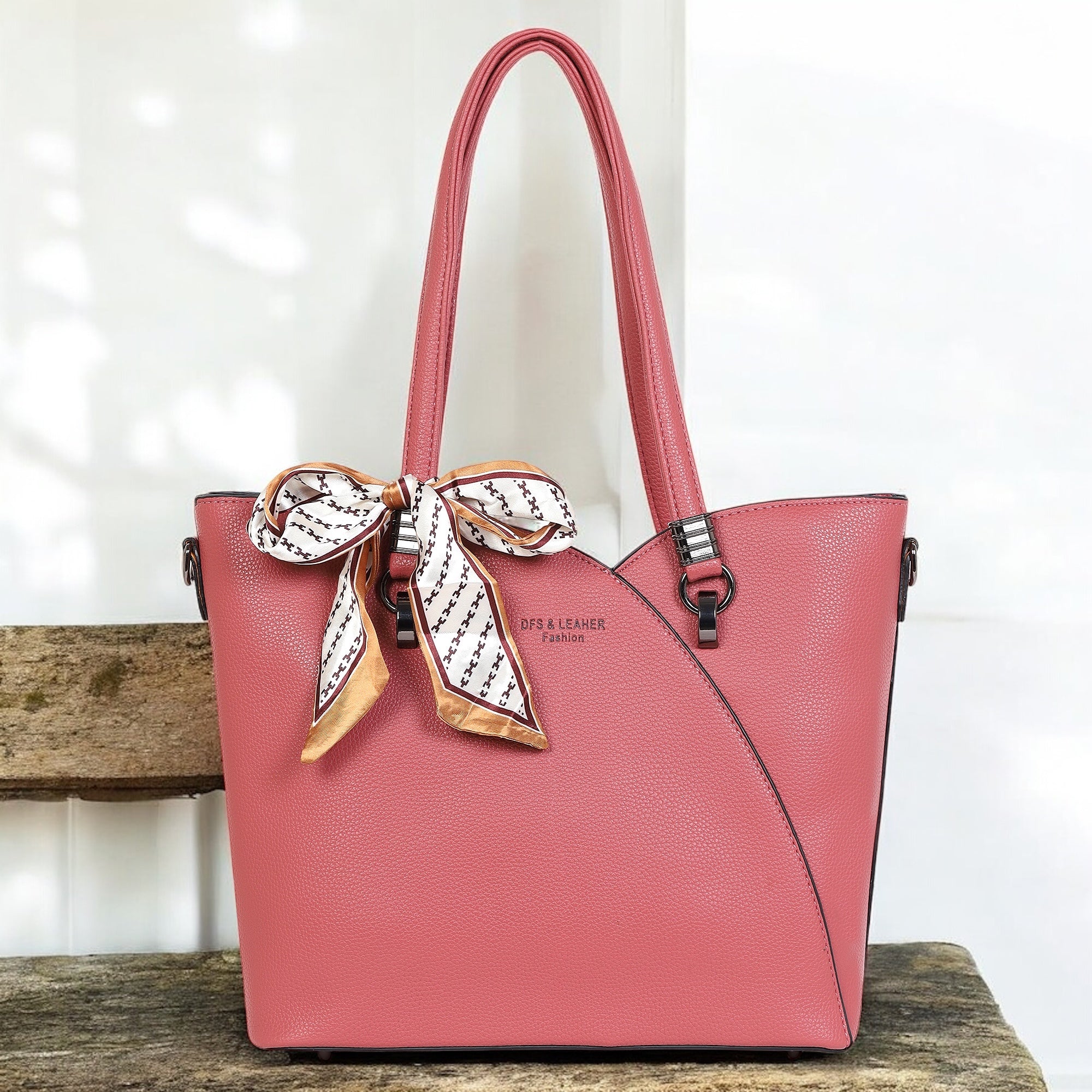 Pink Kim Korean tote Bag